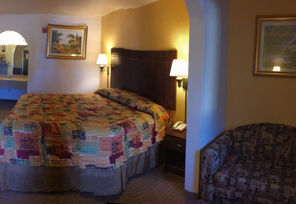 Super 8 By Wyndham Idabel Motel Стая снимка